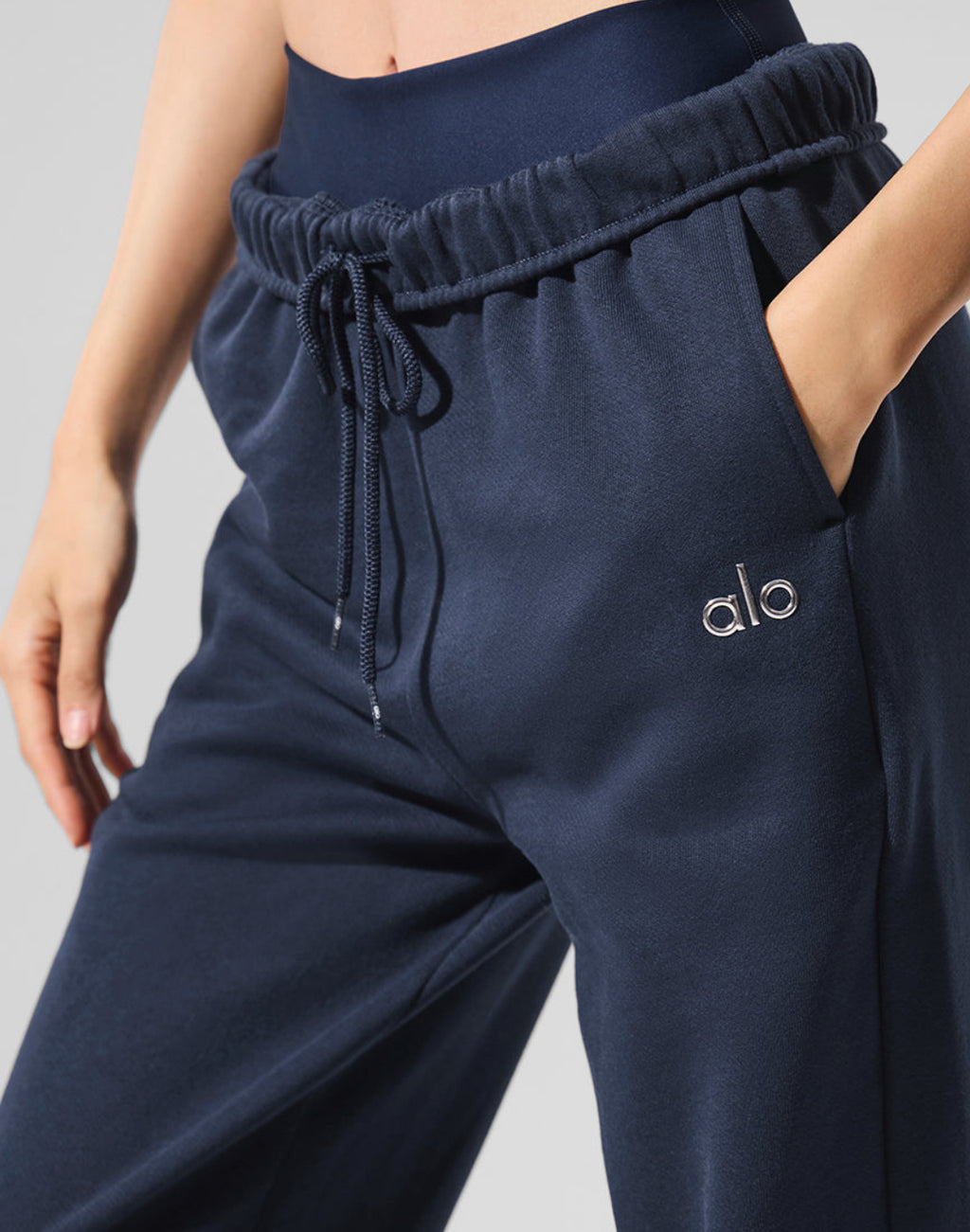 alo Cropped Accolade Sweatpant - Navy